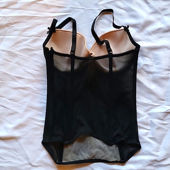 Lingerie, Victoria's secret 32D - Picture 2 of 5